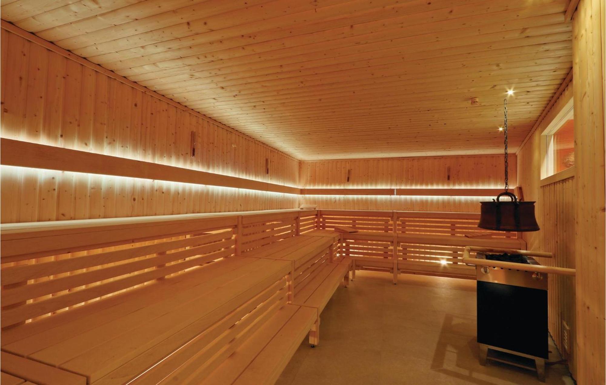 Cozy Apartment In Luebeck Travemuende With Sauna Exteriör bild