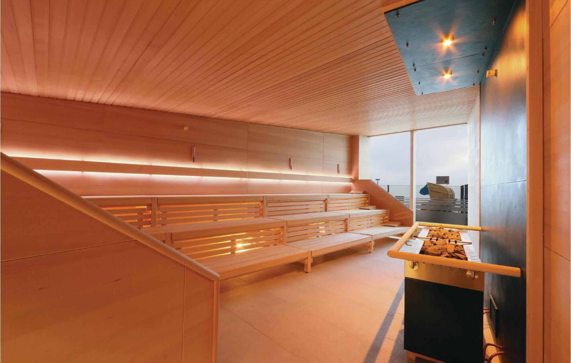 Cozy Apartment In Luebeck Travemuende With Sauna Exteriör bild