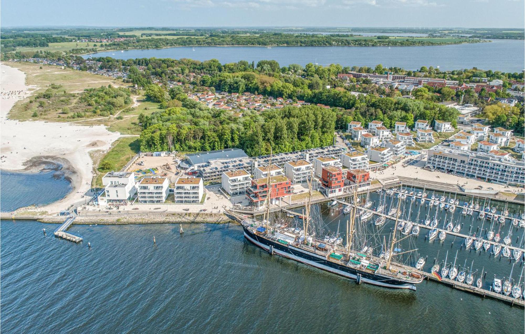 Cozy Apartment In Luebeck Travemuende With Sauna Exteriör bild